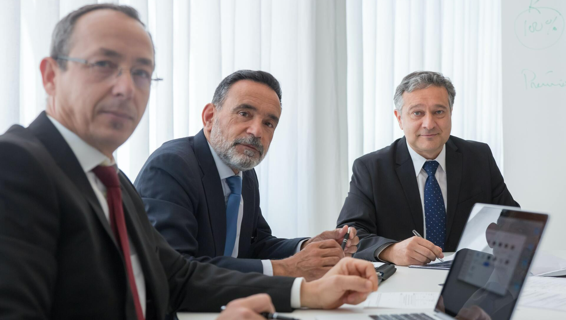 Vergütung im Vertrieb, Deckungsbeitragsbeteiligung, Vergütung im Innendienst und Außendienst