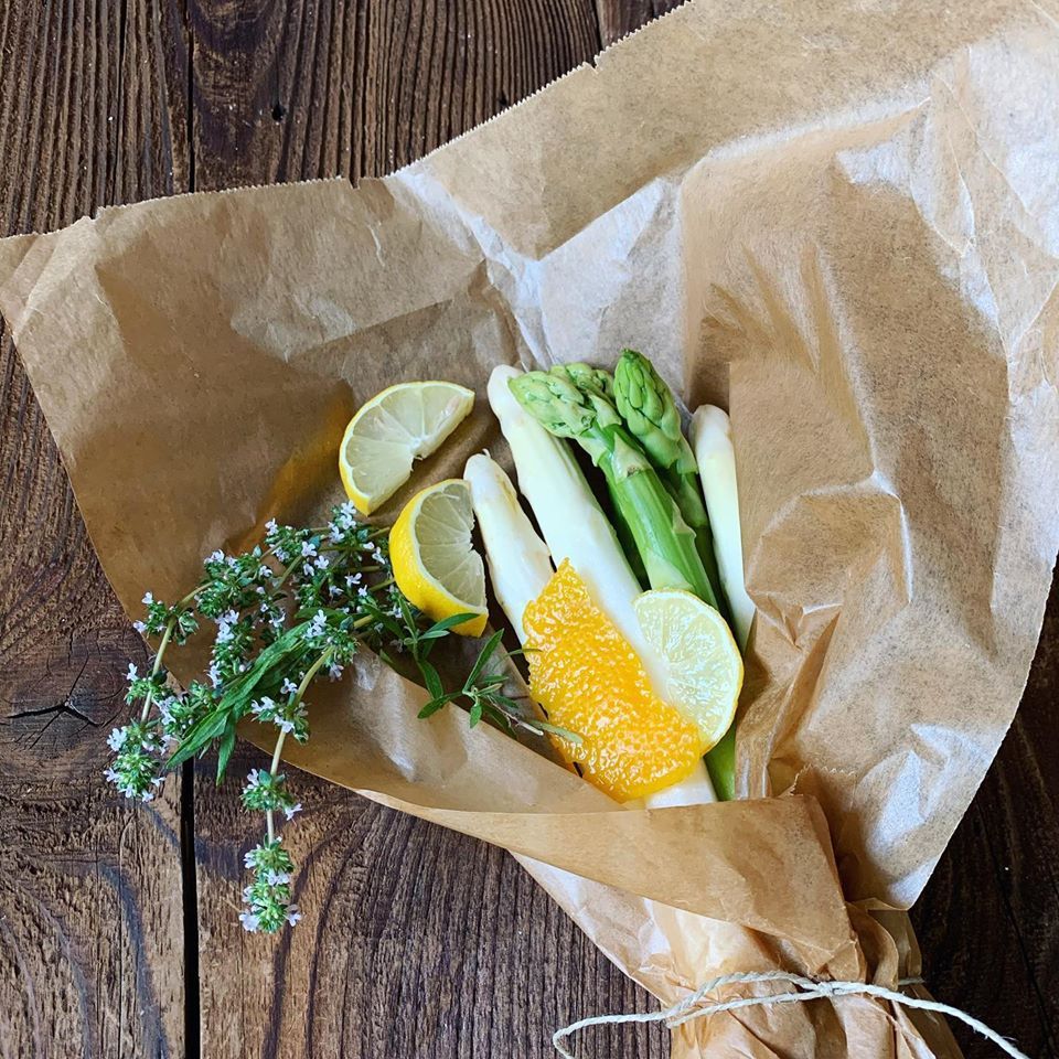 Spargelpäckchen mit gratiniertem Ziegenkäse Spargelpäckchen