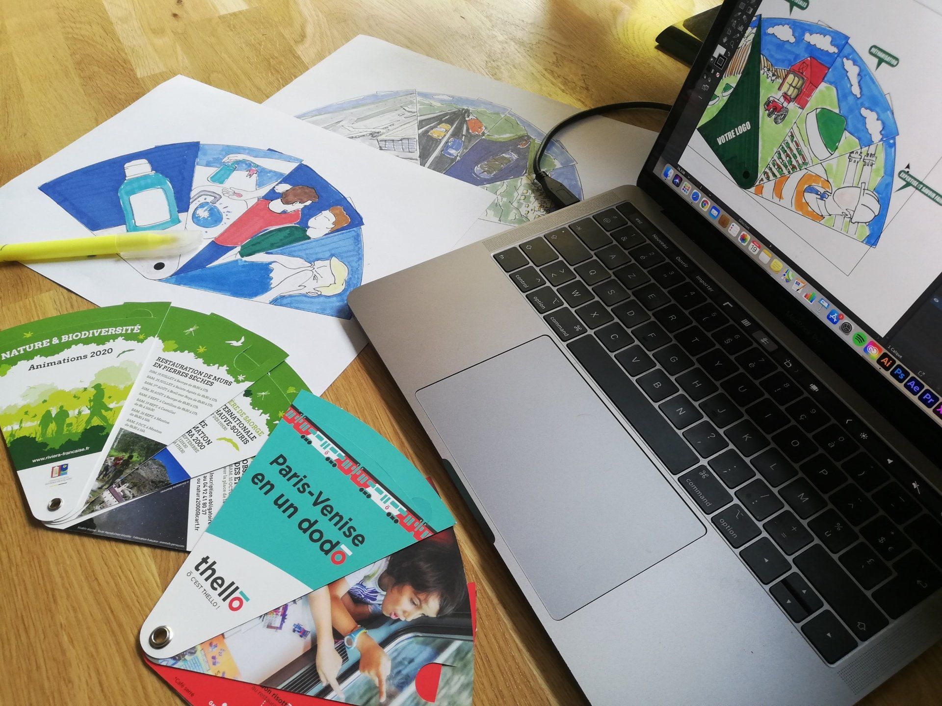 Conception d'éventail publicitaire personnalisé en carton pliable et recyclable