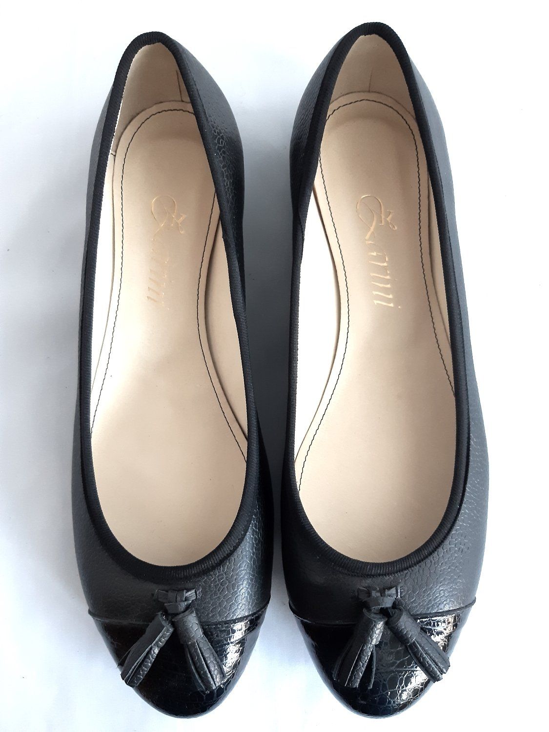 individuelle Ballerinas mit Bommel