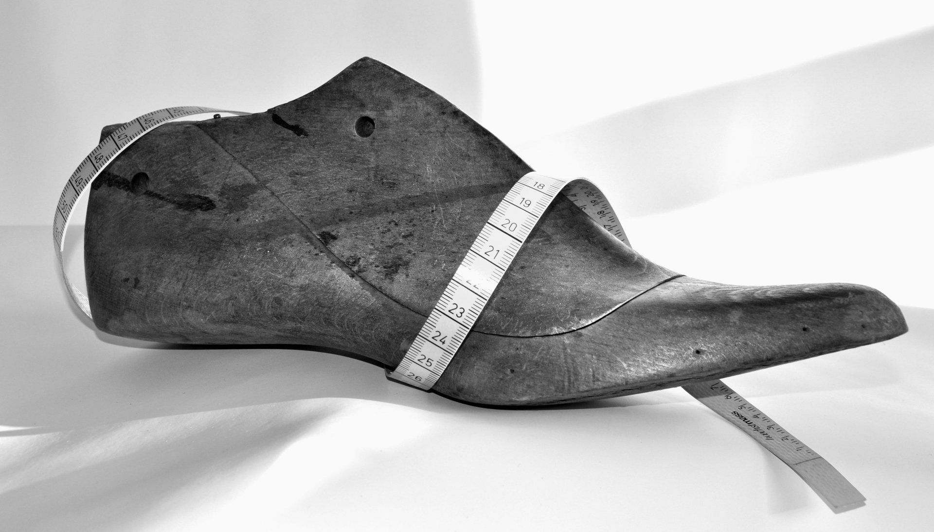 Handgefertigte Maßschuhe, individuell abgestimmt – für Komfort, Passform und zeitlosen Stil.