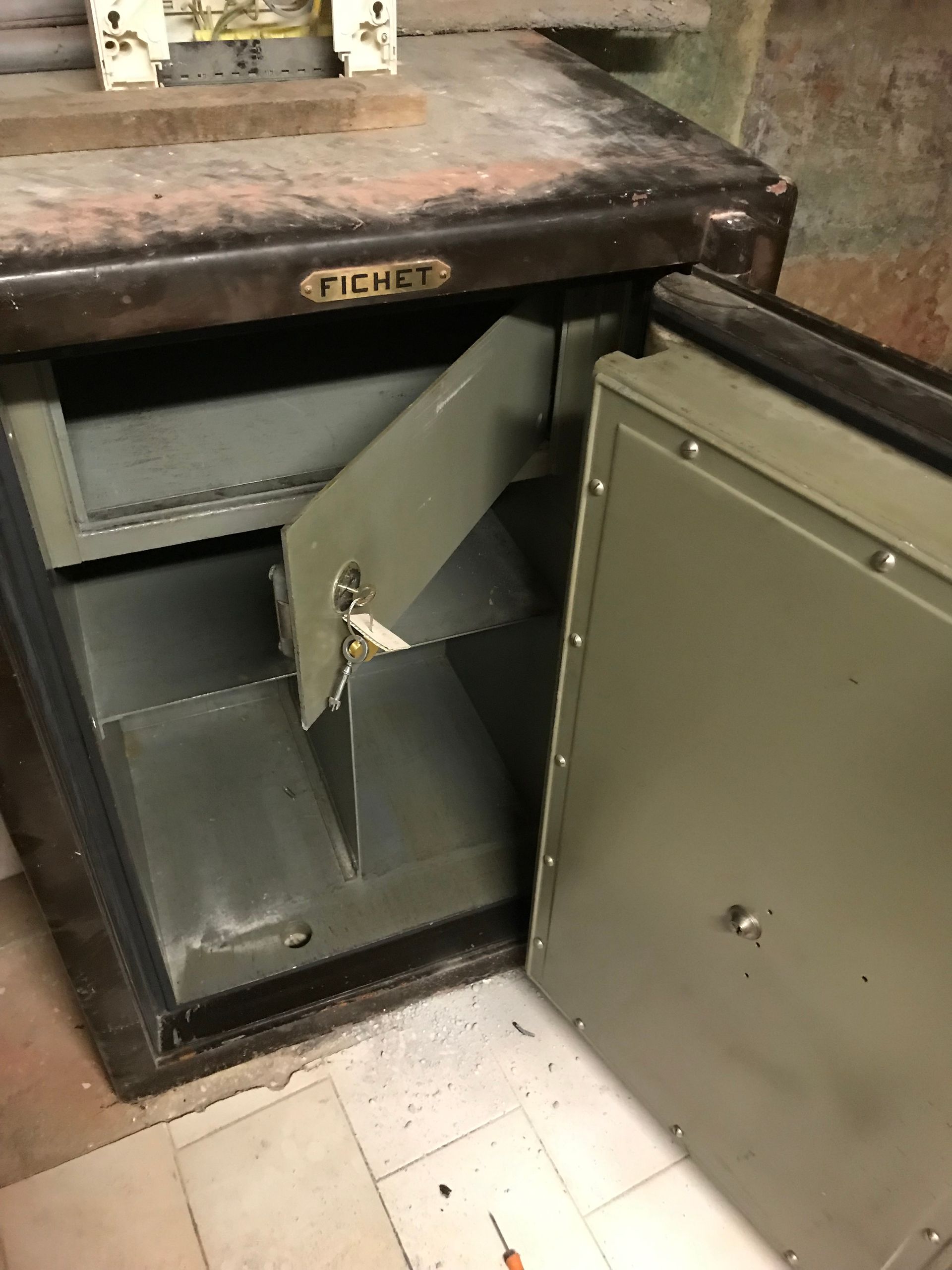 coffre-fort Fichet porte ouverte