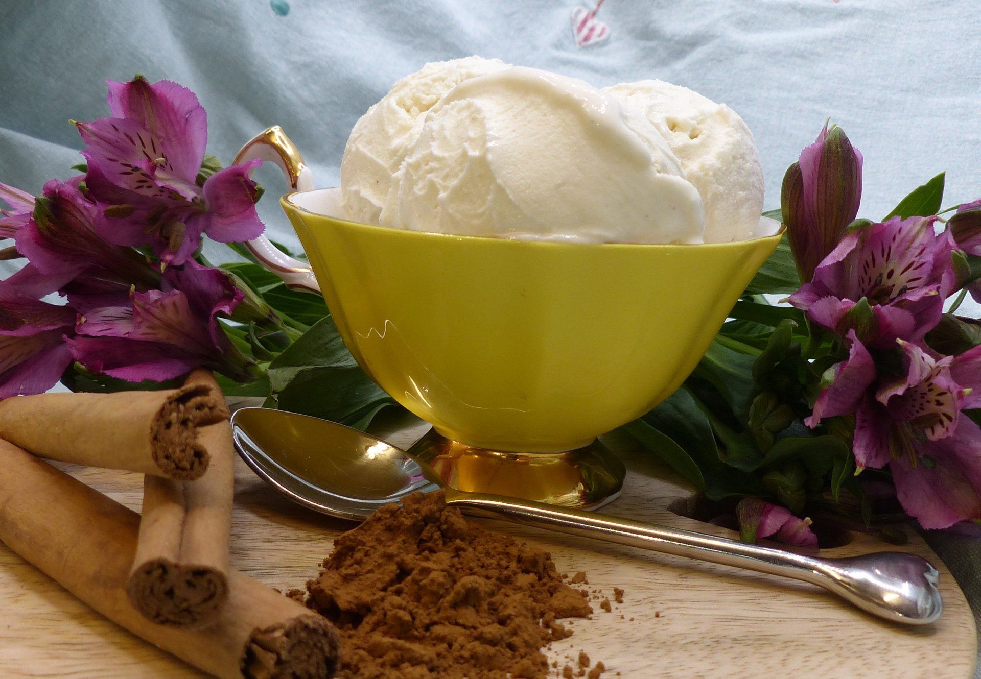 Rich Chocolate Ripple Ice Cream