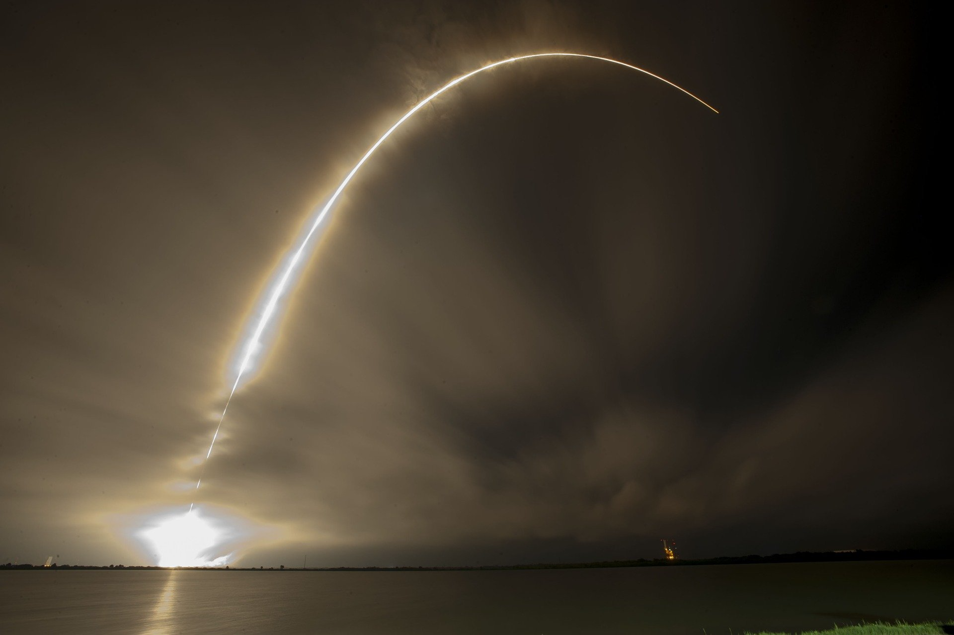 Bild von SpaceX-Imagery auf Pixabay