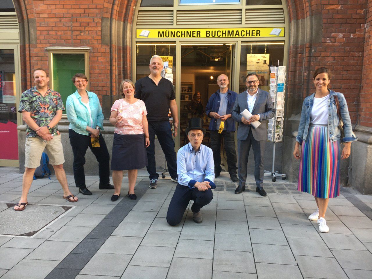 Münchner Buchmacher mit Kulturreferent Biebl und Kommunalreferentin Frank