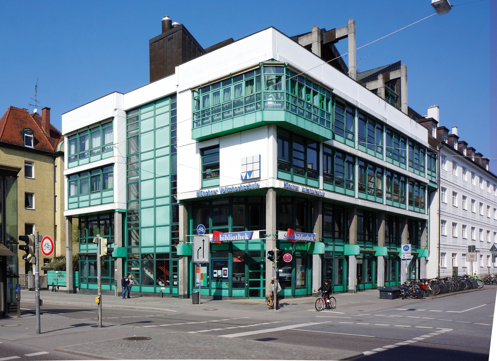 Albert-Roßhaupter-Straße VHS Stadtbibliothek