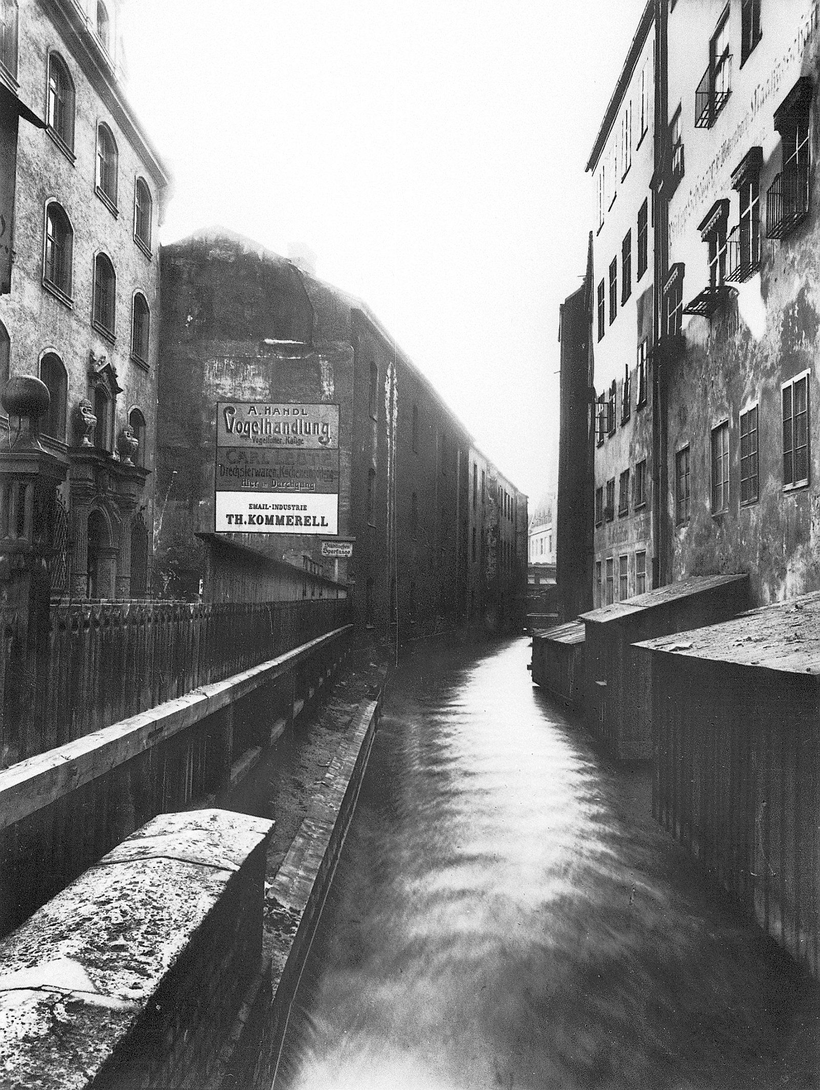 Pfisterbach in der späteren Sparkassenstraße Pfisterbach in der späteren Sparkassenstraße