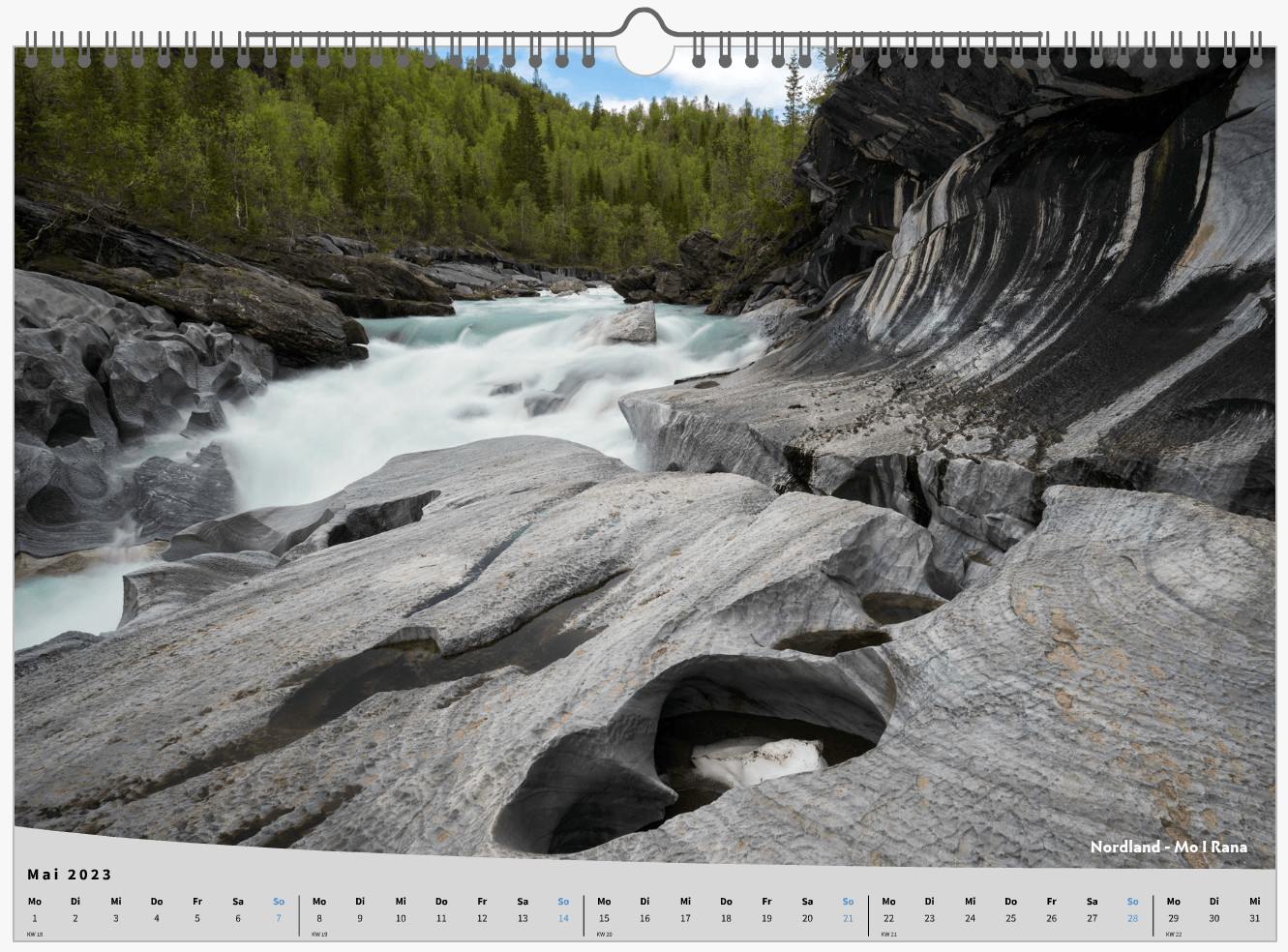 Kalender Norwegen 2023 durch Gletscherfluss geformte Felsen