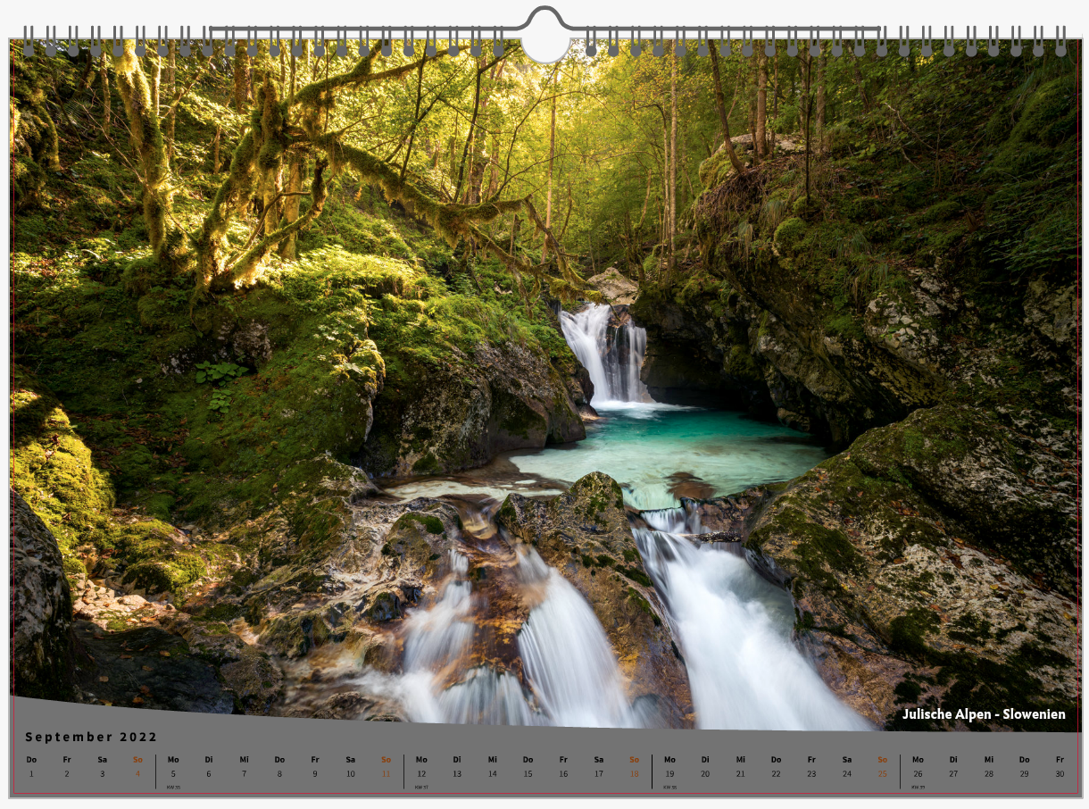 Ein Wasserfall im Soca Tal in Slowenien