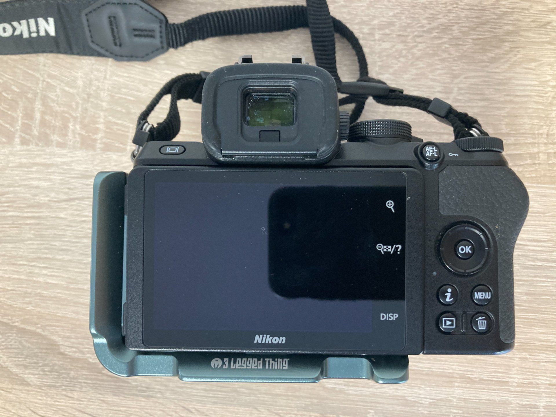 3LT Zayla L-bracket an Nikon Z50 Ansicht von hinten