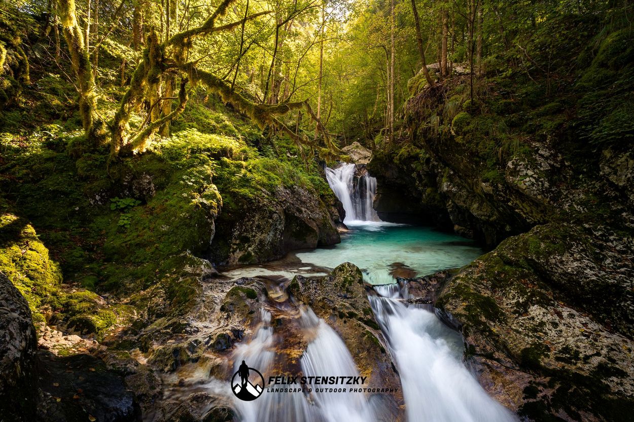 Landschaftsfoto von einem Wasserfall im Soca Tal in Slowenien