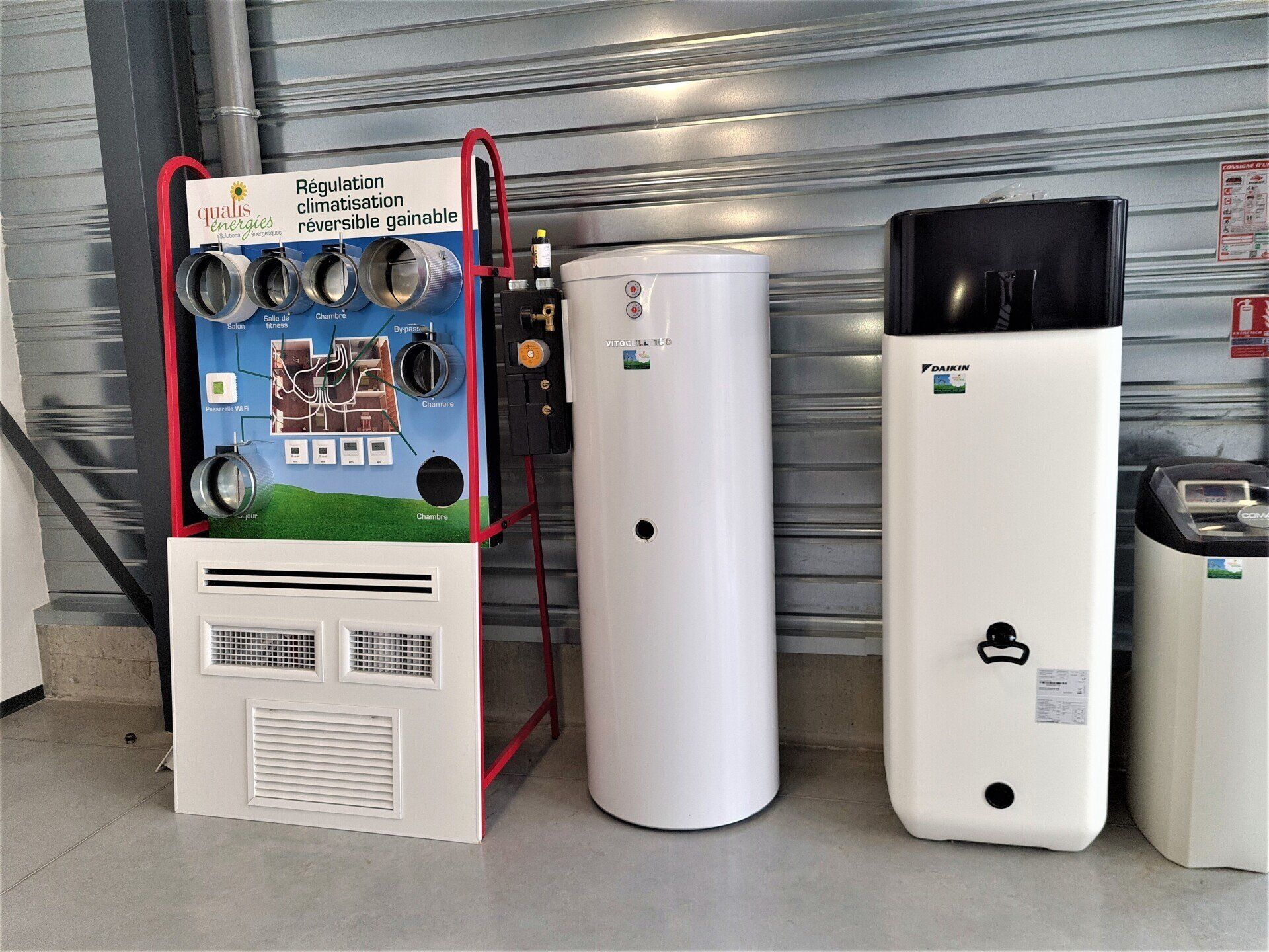 Hall d'exposition Qualis énergies Fabrègues Hérault