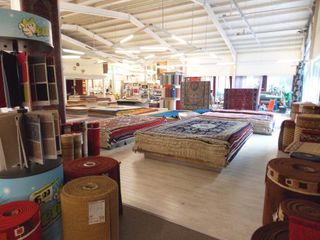 bodewa Ausbaucenter in Neuwied-Engers, Ihre Adresse für's Bauen, Umbauen und Renovieren, Designbodenbelag, Farben-Lacke, Gardinenabteilung, Handweb-Teppiche, Korkboden, Laminatboden, Linoleumboden, Mechanische Teppiche, Orient-Teppiche, Parkettboden, Polsterabteilung, Sonnenschutz, Tapeten/Wandbeläge, Teppichboden und -fliesen