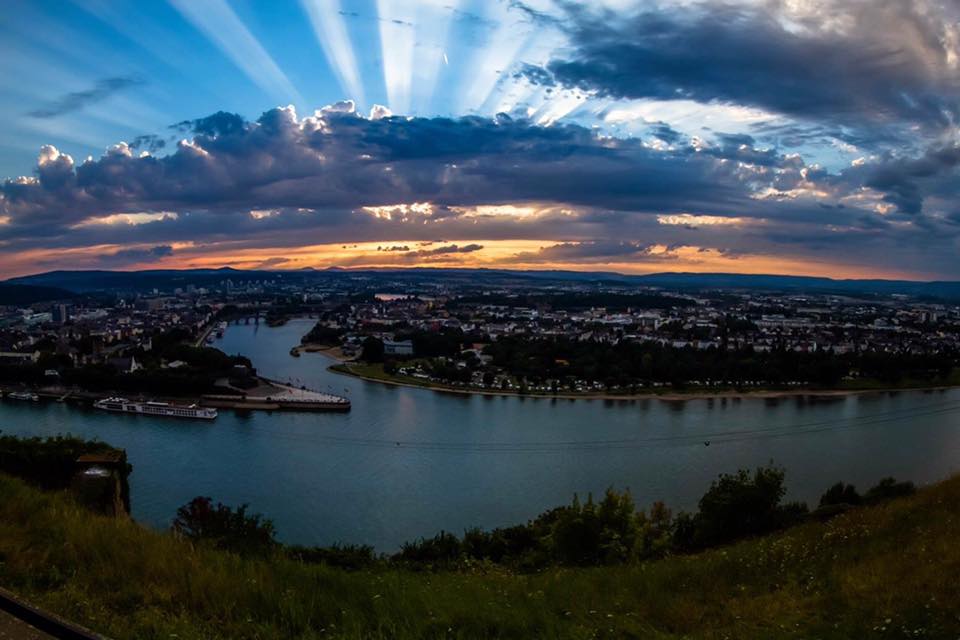 Außergewöhnlicher Blick auf's Deutsche Eck / Foto: Gerhard Weng, Weißenthurm