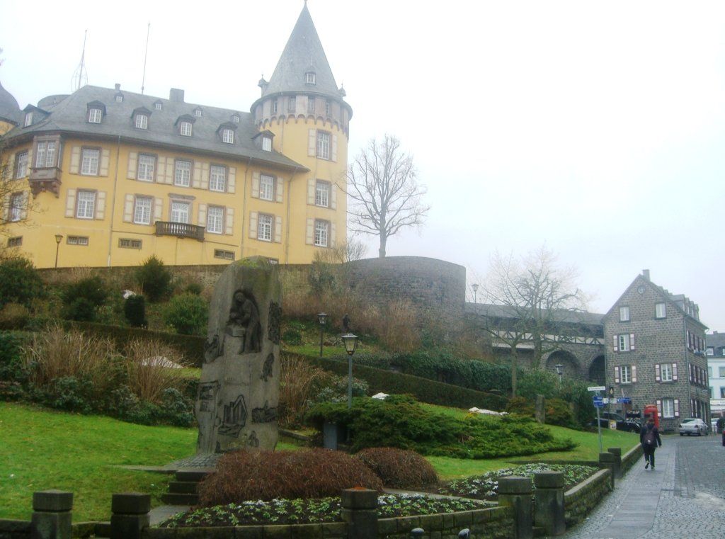 Blick auf die Genovevaburg vom Marktplatz her / Foto: Redaktion