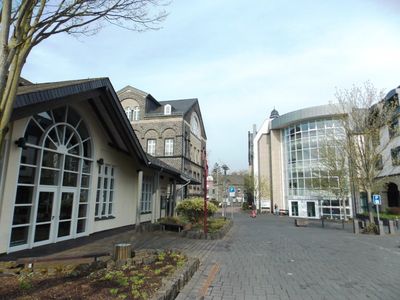 Pro Mittelrhein: Stadthalle und Verbandsgemeindeverwaltung in Mendig