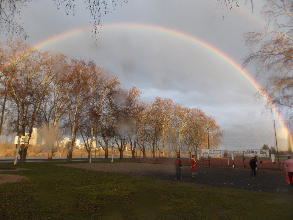 Regenbogen über dem Bouleplatz in Weißenthurm / Foto: Redaktion
