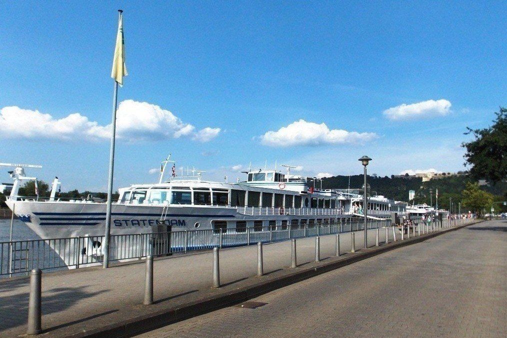 Pro Mittelrhein: Koblenz Anlegestelle am Peter-Altmeier-Ufer Moselteil Nähe Deutsches Eck mit Blickrichtung Festung Ehrenbreitstein - Foto: Redaktion Pro Mittelrhein: Koblenz Anlegestelle am Peter-Altmeier-Ufer Moselteil Nähe Deutsches Eck mit Blickrichtung Festung Ehrenbreitstein - Foto: Redaktion