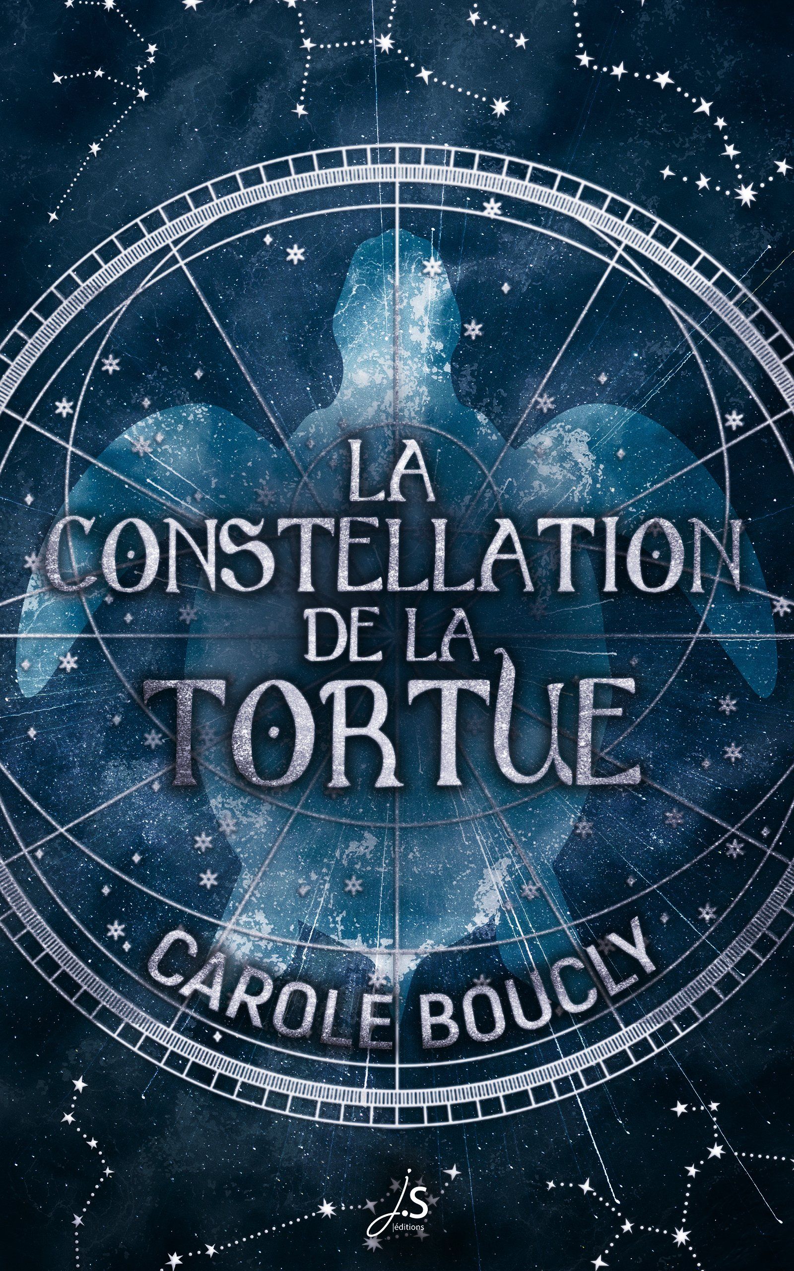 La couverture de la constellation de la tortue présente une carte du ciel avec des constellations et une silhouette de tortue marine. Elle est bleu foncé