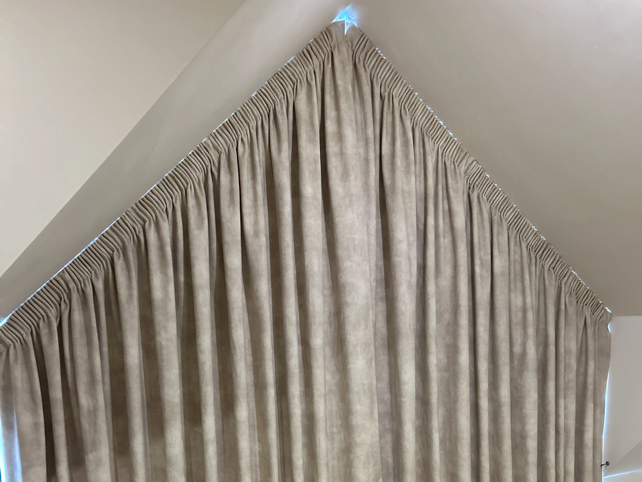 apex curtains, pencil pleat curtains, apex curtains with pencil pleat heading, velvet curtains, velvet apex curtains