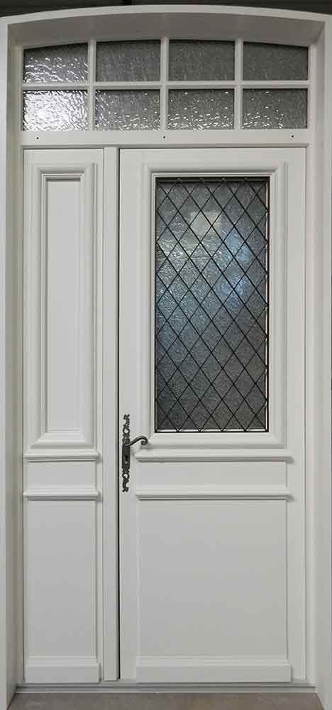 Porte d'entrée laquée, vantaux inégaux - Vilame Menuiserie