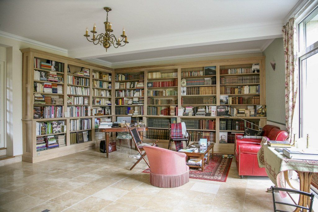 Bibliothèque sur-mesure Tours, Rangement livre Loches, Bibliothèque artisanale tours, bibliothèque traditionnelle en chêne