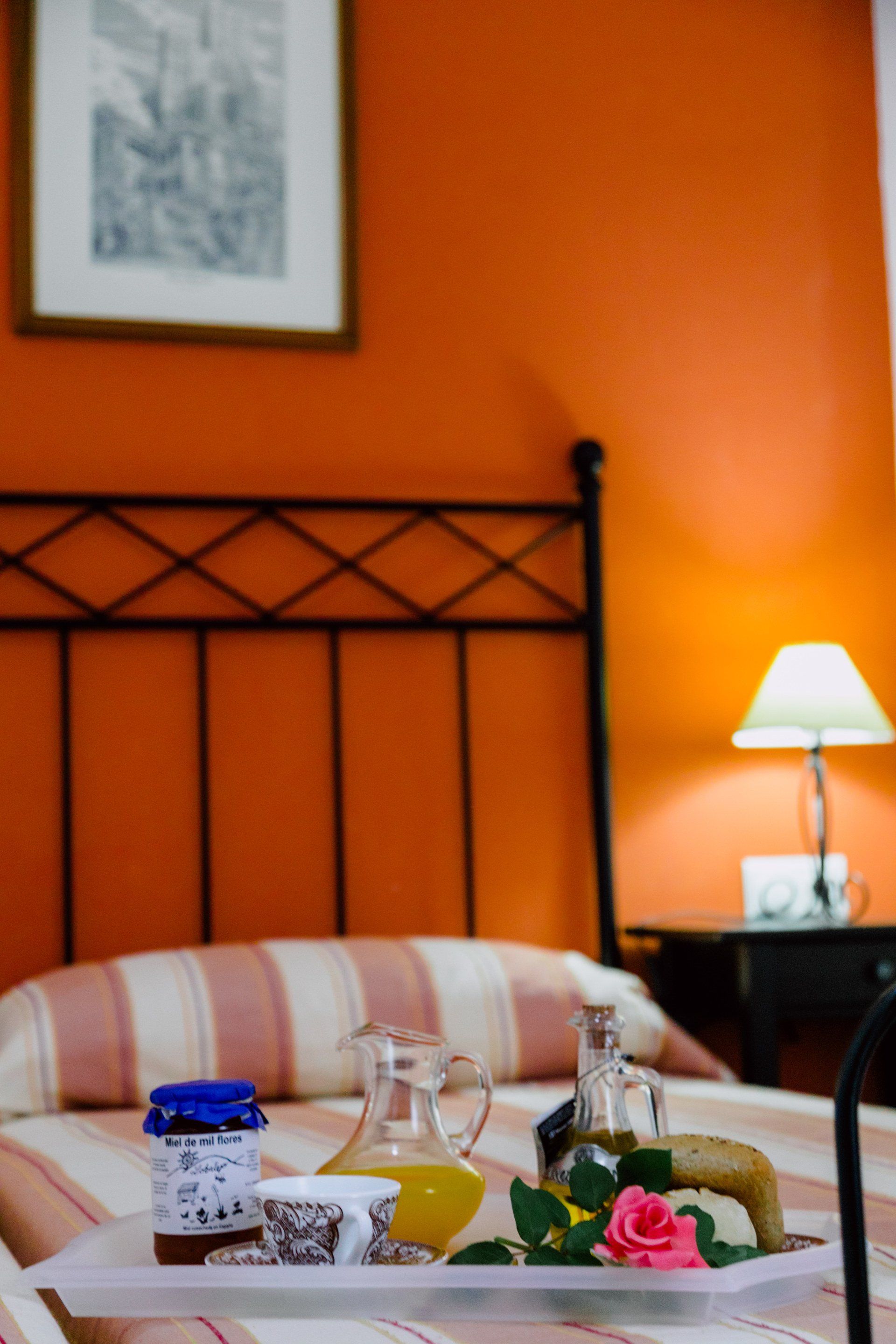 Cebecero de metal en la