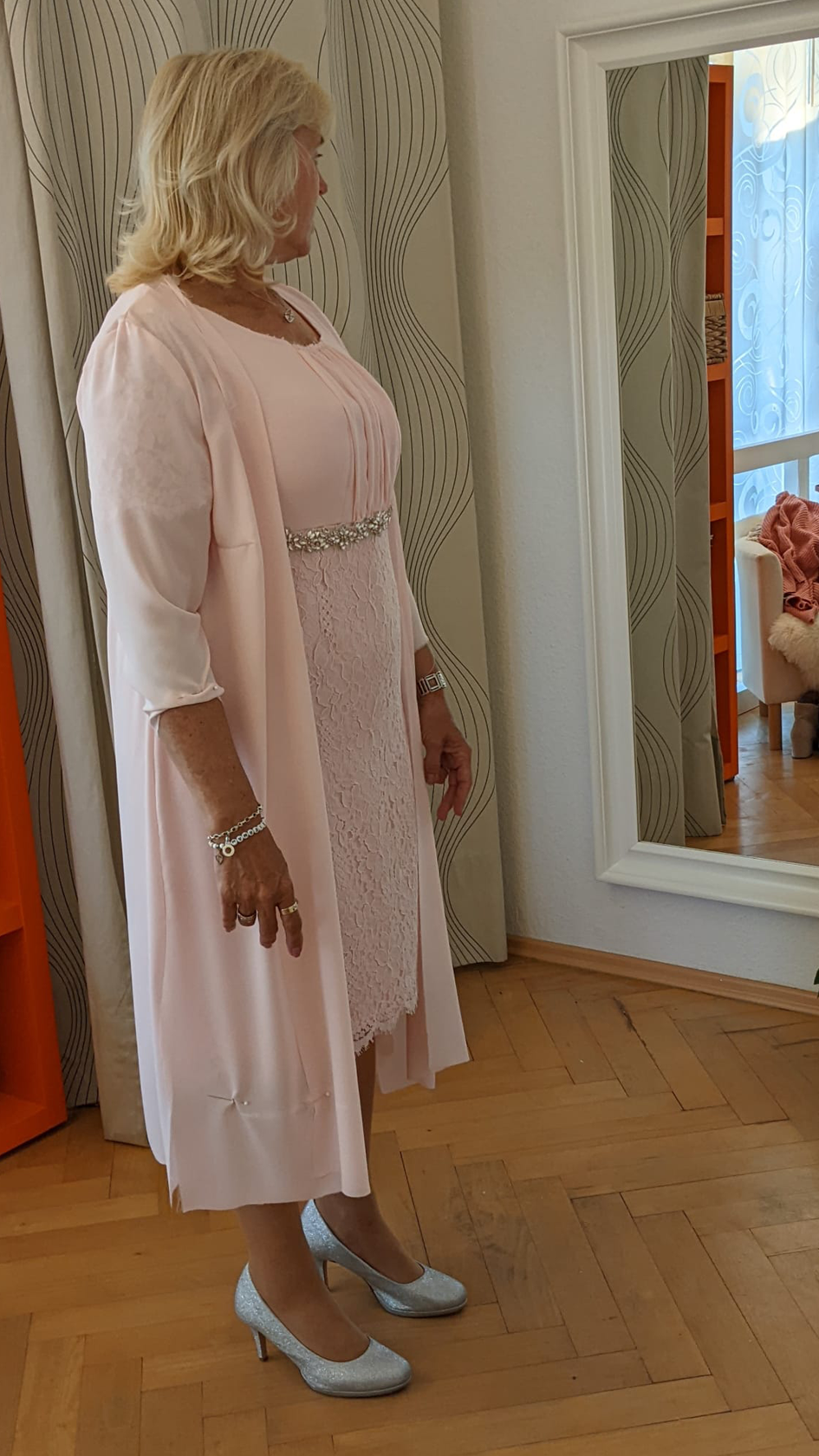 Abendkleider, Cocktailkleider, Partykleider,
Festliche Abendmode für den Abiball