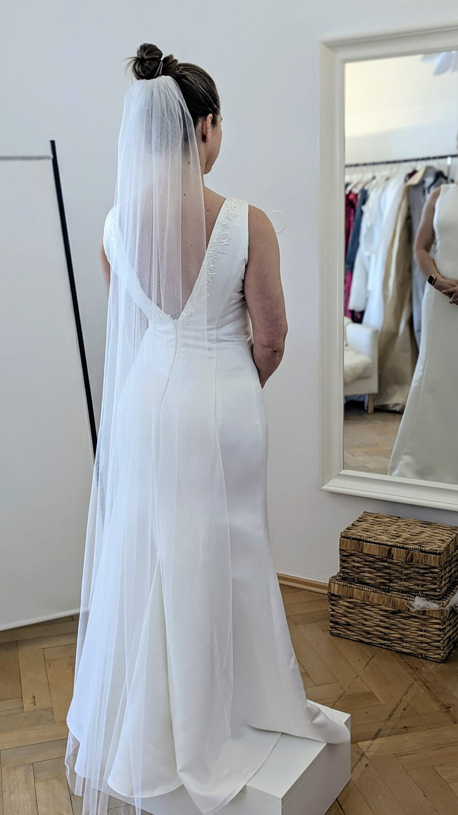 Brautkleider, Hochzeitskleider, Ob Brautkleid, Abendrobe oder festliches Kleid für den Abiball – jedes Design wird mit Liebe, Präzision und einem feinen Gespür für Stil gefertigt.