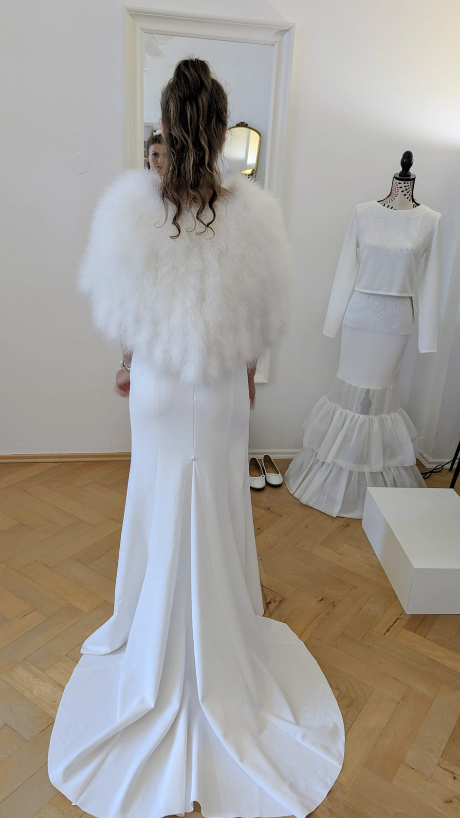 Brautkleider, Hochzeitskleider, Ob Brautkleid, Abendrobe oder festliches Kleid für den Abiball – jedes Design wird mit Liebe, Präzision und einem feinen Gespür für Stil gefertigt.