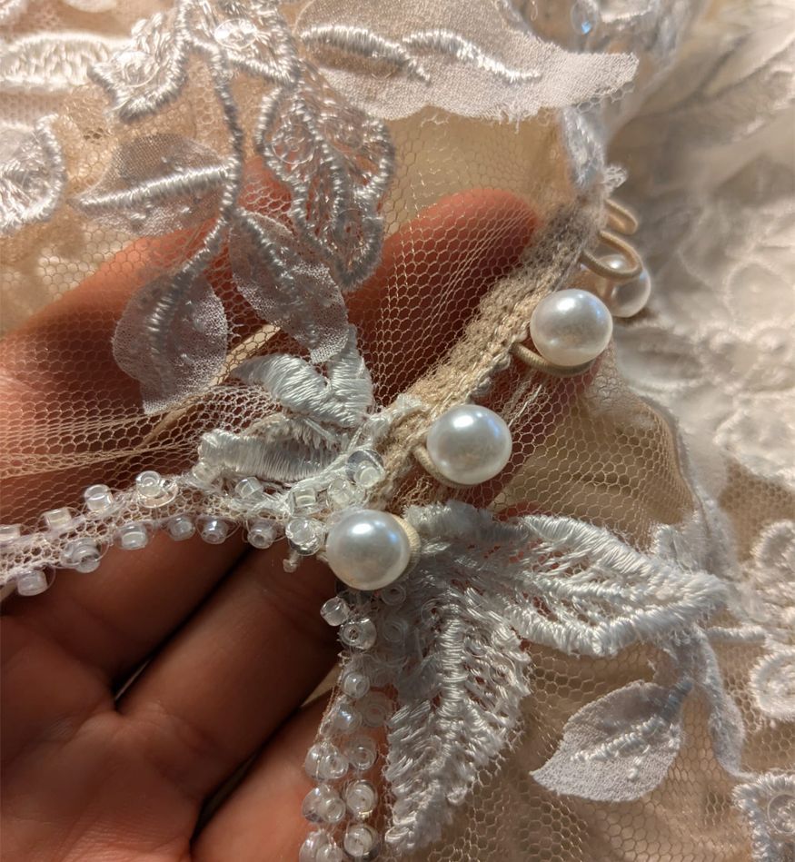 Brautkleid mit Spitze, Brautmode, Hochzeitskleid kaufen Bonn