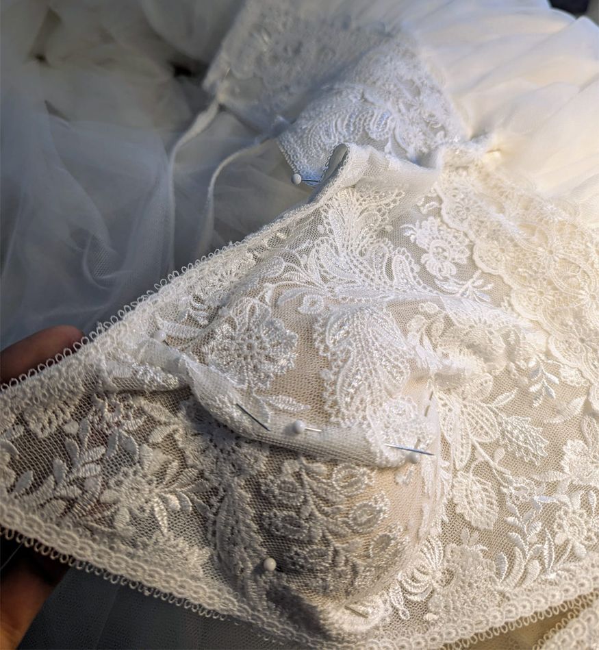 Brautkleid mit Spitze, Brautmode, Hochzeitskleid kaufen Bonn