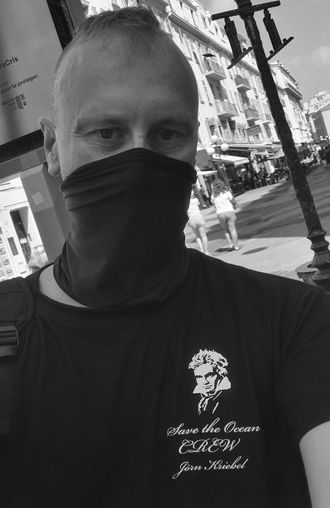 Jörn Kriebel, Save the Ocean, Delfinarium, Richard Ric O'Barry, Demo, Banner, Orca, Aktivisten, Empty The Tanks, Wale Gefangenschaft, Blackfish, Zoo, Tierschutz, Duisburg Delfinarium,