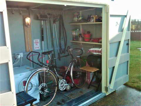 Caravan Storage for bicycles, washing machine and dryer, loungers, patio furniture and toys. Holiday Home/ Caravan / Exterior Storage