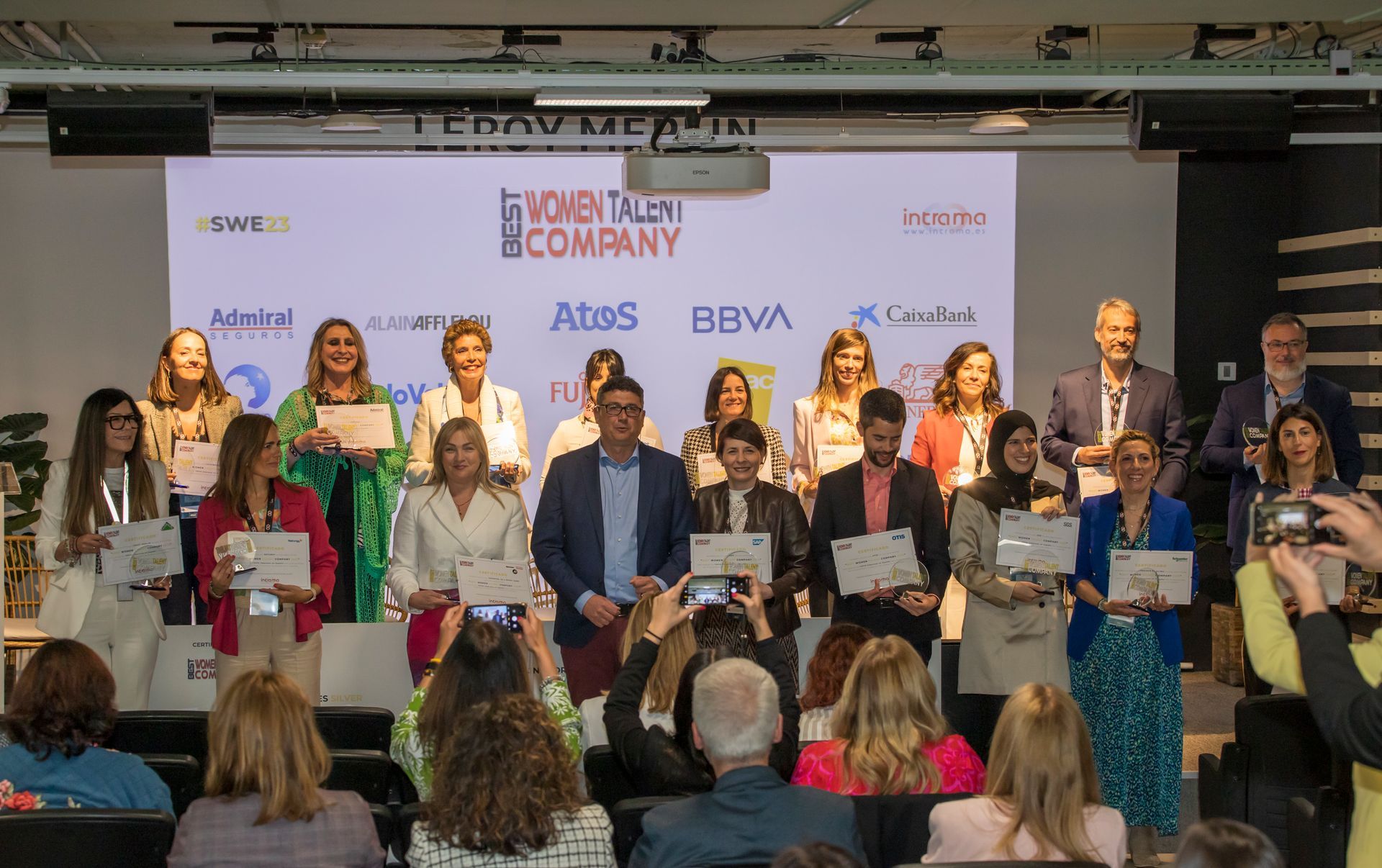 Certificación Best Women Talent Company de INTRAMA