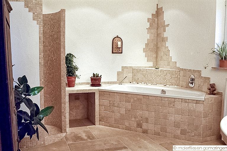 Badkultur mit Antikmarmor