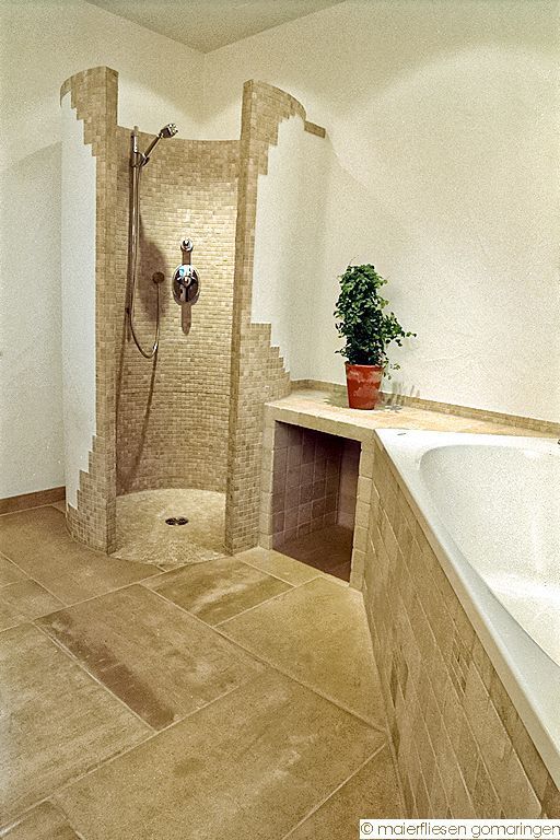 Badkultur mit Antikmarmor