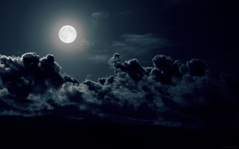 Vollmond wie er in diesen Tagen zu erwarten ist. Erster - Super Vollmond April 2021 Kerben von Runen Sigillen bzw. Binderunen