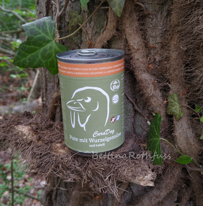 Feuchtfutter Nassfutter Bio CuraDog Pute mit Wurzelgemüse und Leinöl