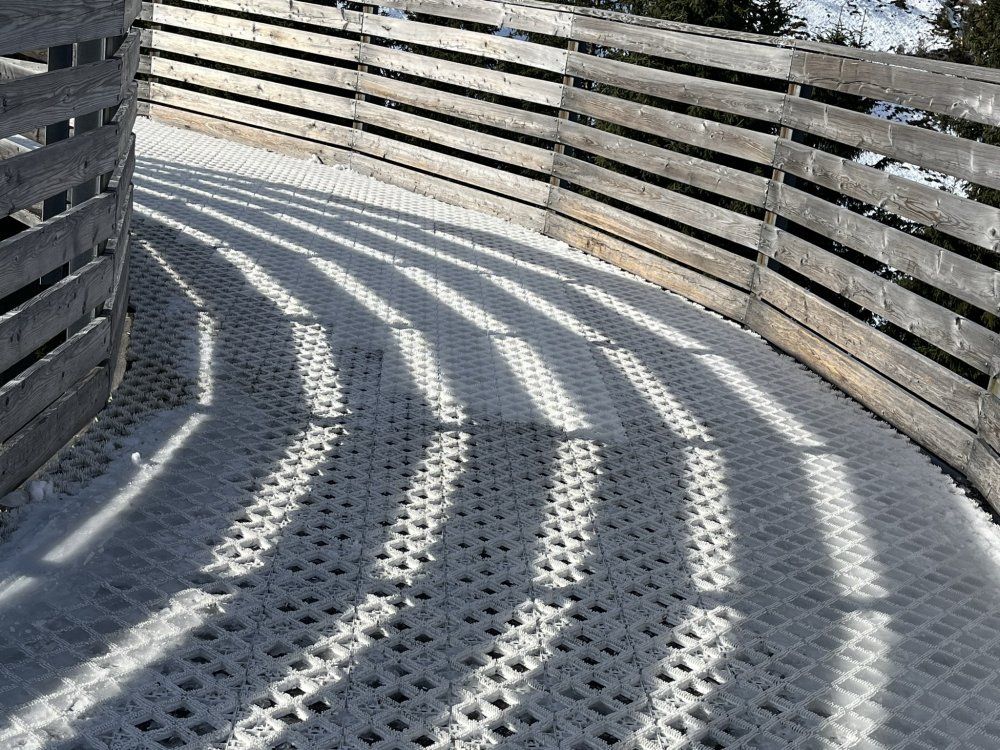 Lifttrax, lift entrance, Kitzbuehel, racer - skitrax world