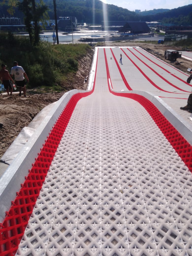 Vynnyky , alpine dry slope, tubing, tubtrax, tubes, Skitrax World