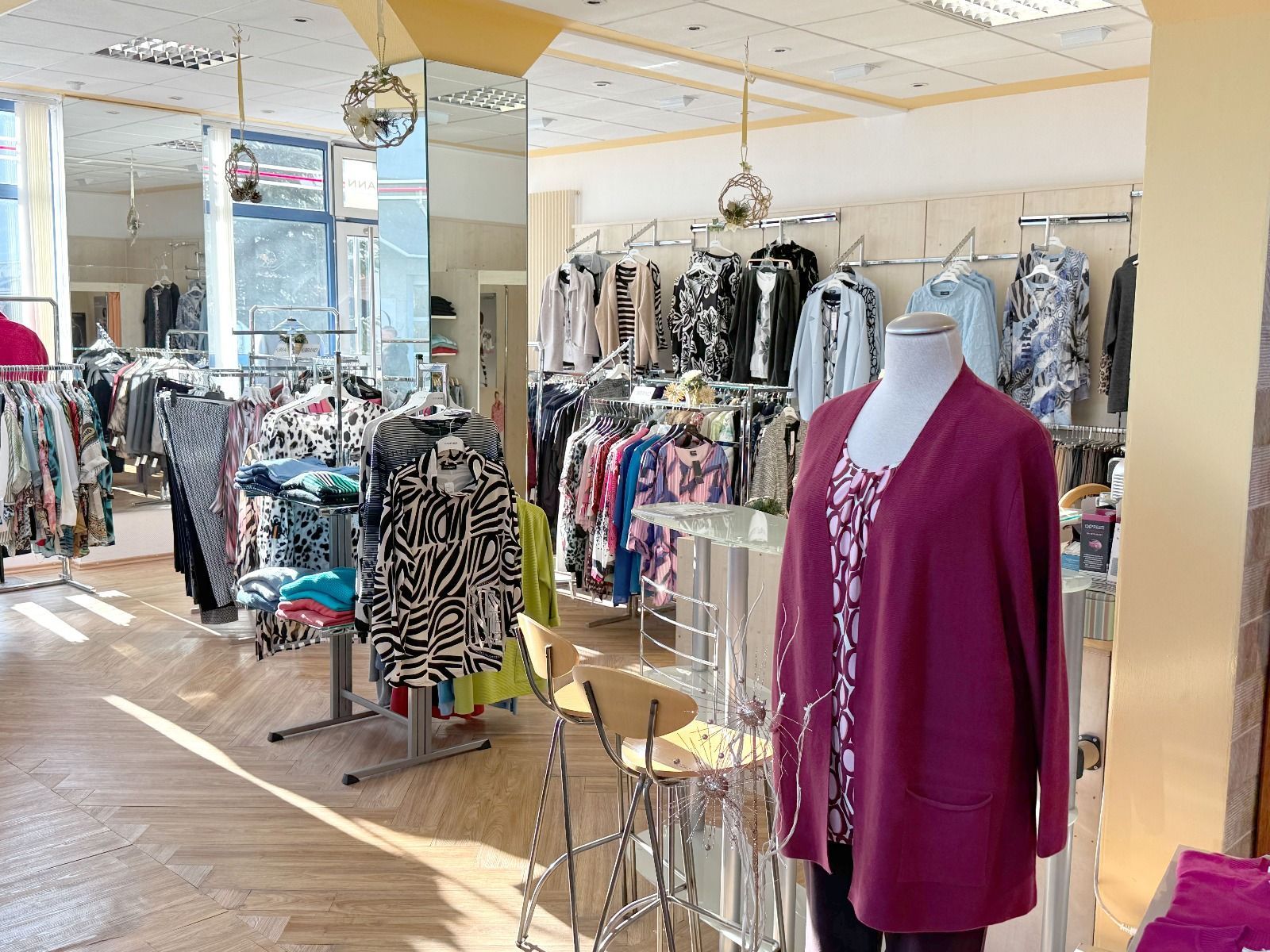 Stilvolle Damen-Bekleidung bis Größe 56