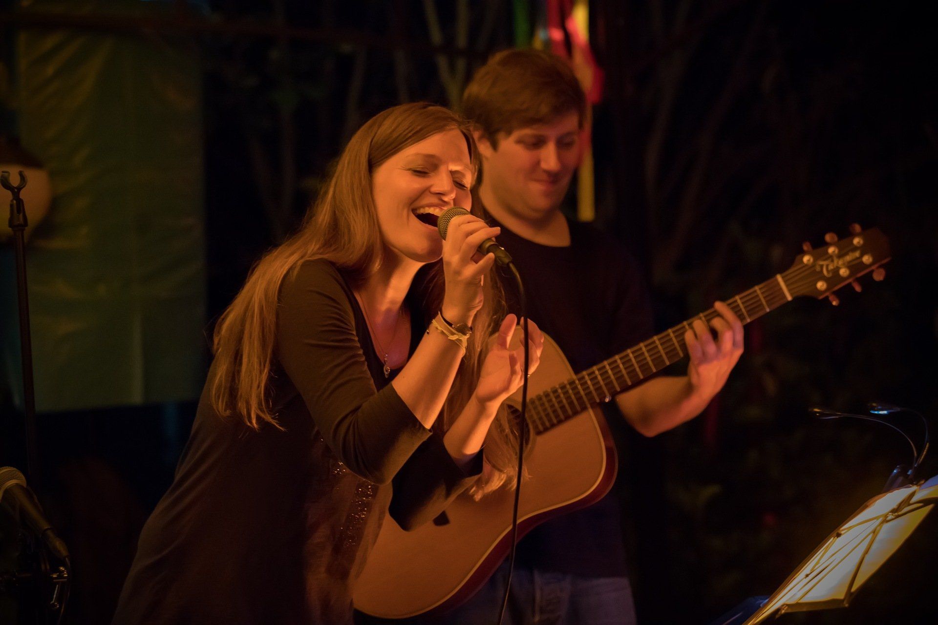 Abendprogramm - Konzert mit Seite-an-Saite Abendprogramm - Konzert mit Seite-an-Saite