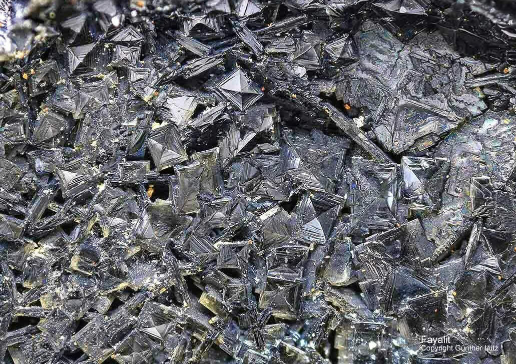 Mineralien Österreich Rauris Astenschmiede Fayalit