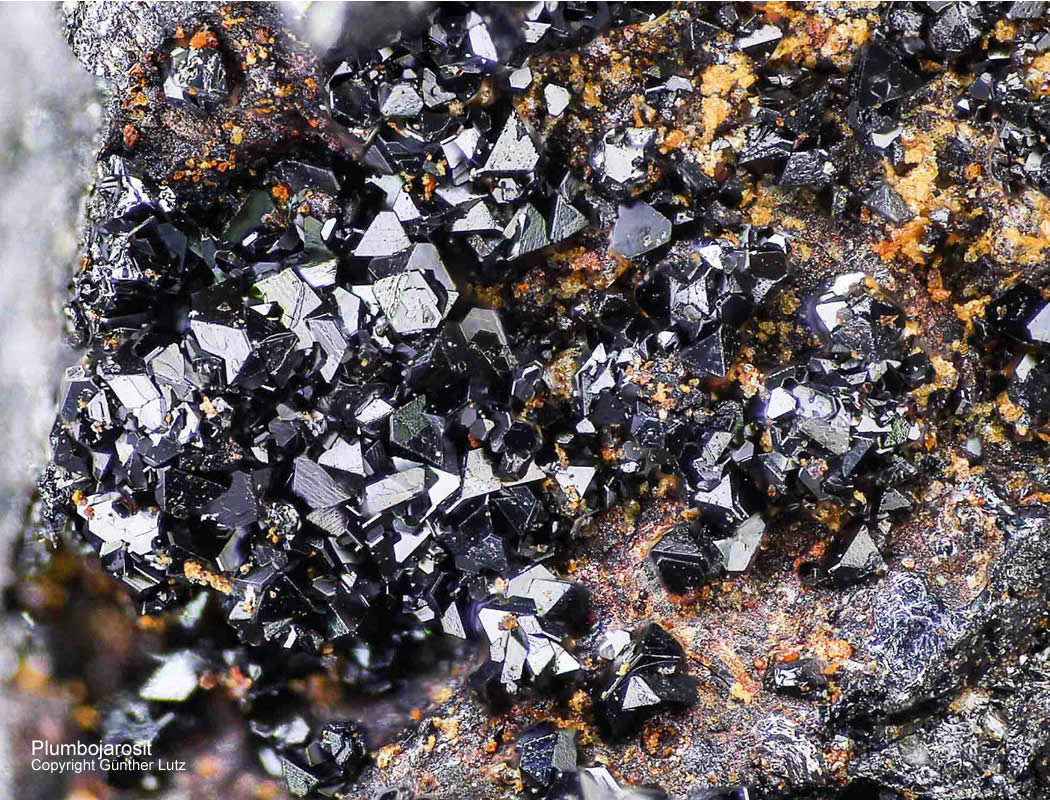 Mineralien Österreich Rauris Astenschmiede Plumbojarosit