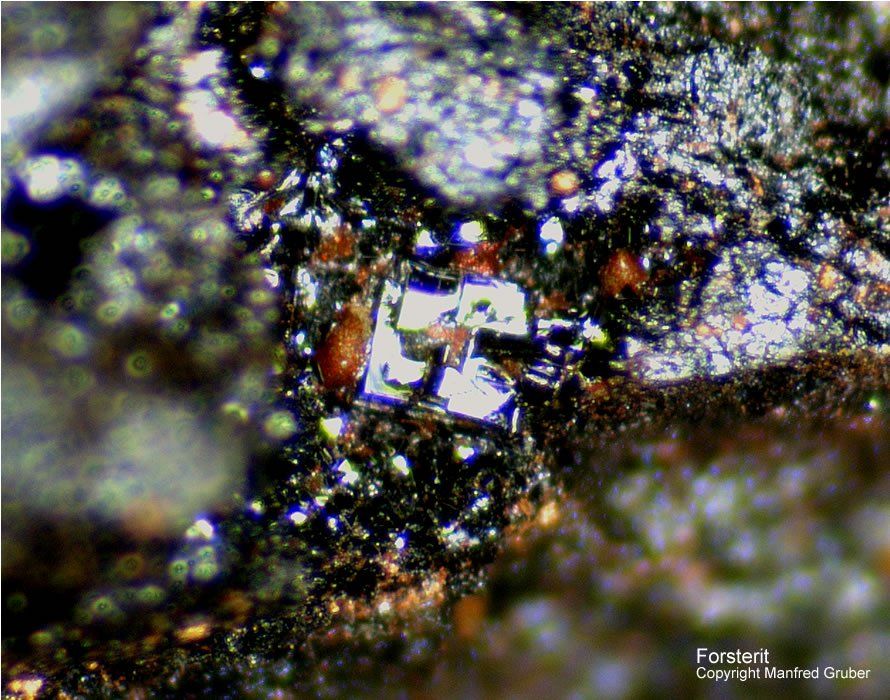Mineralien Österreich Sankt Gertraudi Forsterit
