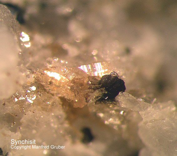 Mineralien Österreich Hopffeldboden Synchysit-(Ce)