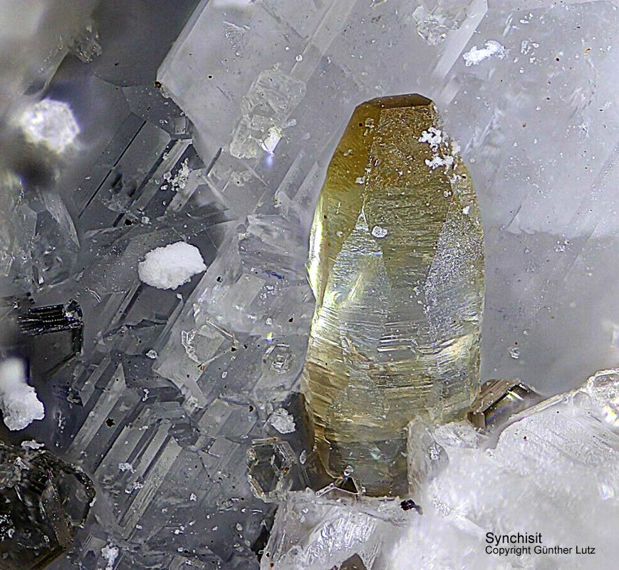 Mineralien Österreich Hopffeldboden Synchysit-(Ce)