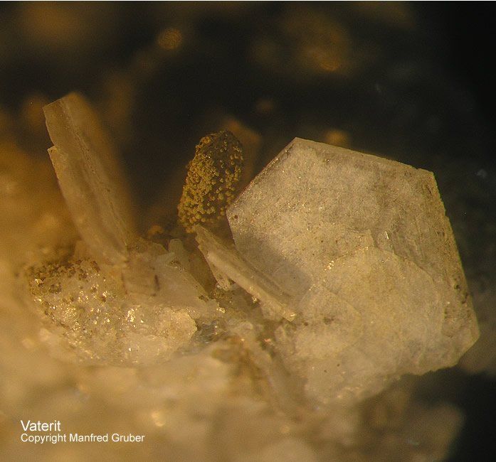 Mineralien Österreich Hopffeldboden Vaterit