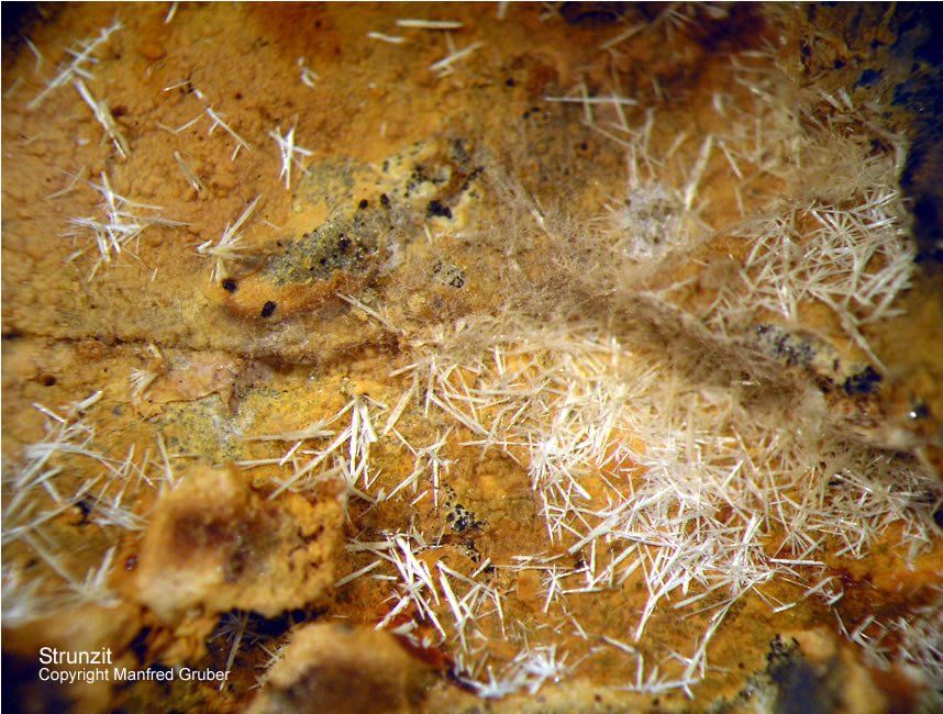 Sauerland Mineralien Arnsberg A46 Strunzit